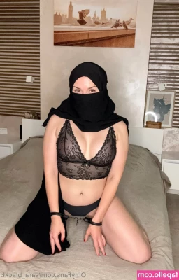 sara_blackk [ sara-blackk ] - seriously need some dick in my life😈😈