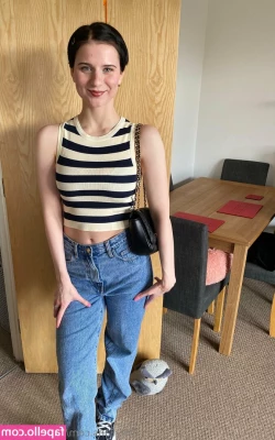 goldielocksie - I love matching my panties to my purse 👛