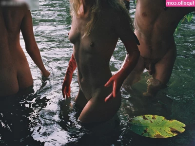 Maria Kn [ maria-kn ] - I got water all over the floor for this one   I better see some likes