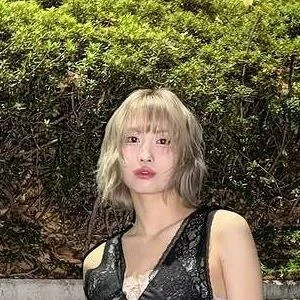 Hirai Momo