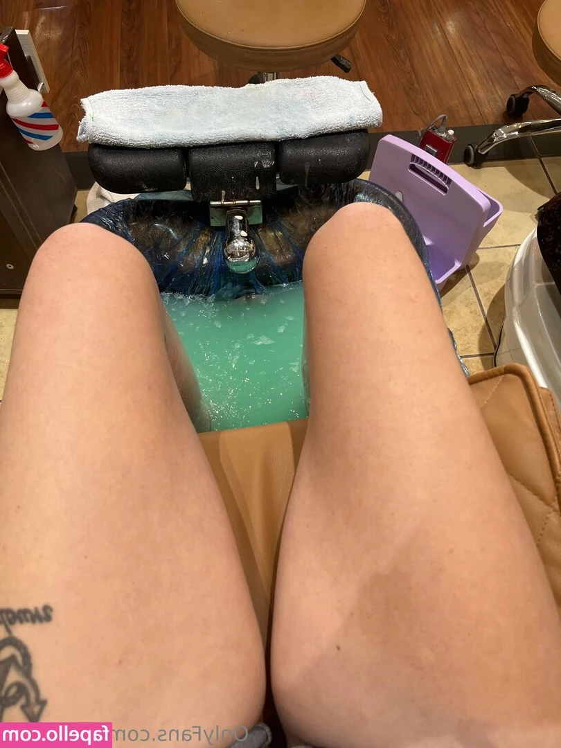 tallalttgirl - have a blessed day 🙏 here’s a titty drop
