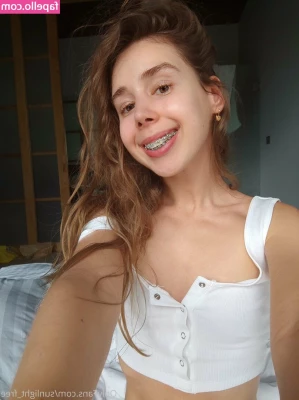 sunlight_free [ sunlight-free ] - FREE    goodgalslisten   Write to her  goodgalslisten  she is online
