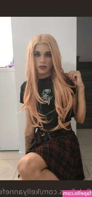 eva_maefem [ eva-maefem ] - flats trampling footfetish