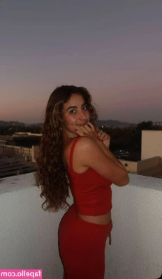 Gianina Paolantonio [ gianina-paolantonio ] - I do love my toes sucked