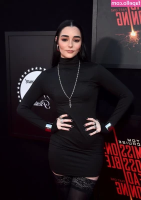 Indiana Massara [ indiana-massara ] - Nipple alarm