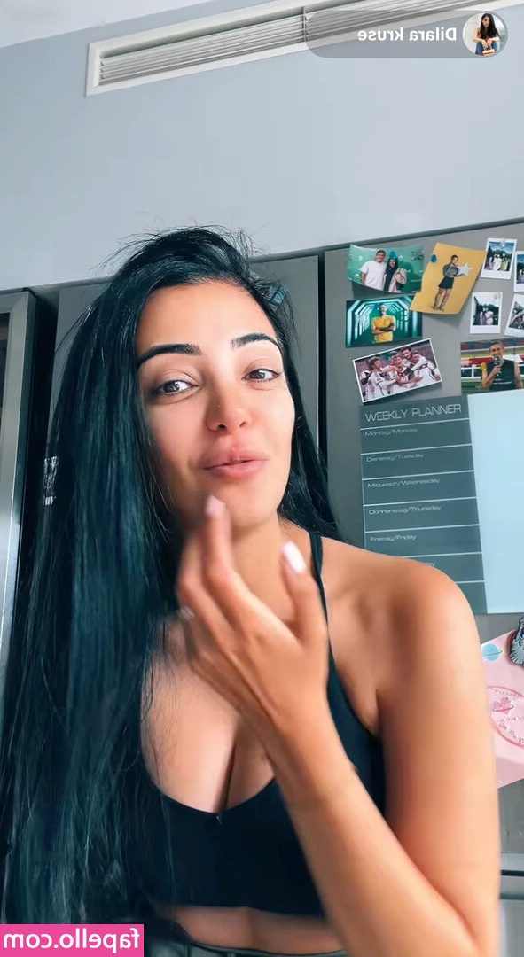 Dilara Kruse [ dilara-kruse ] - Hey guys, sorry for the recent slow down in content 🖤 since food