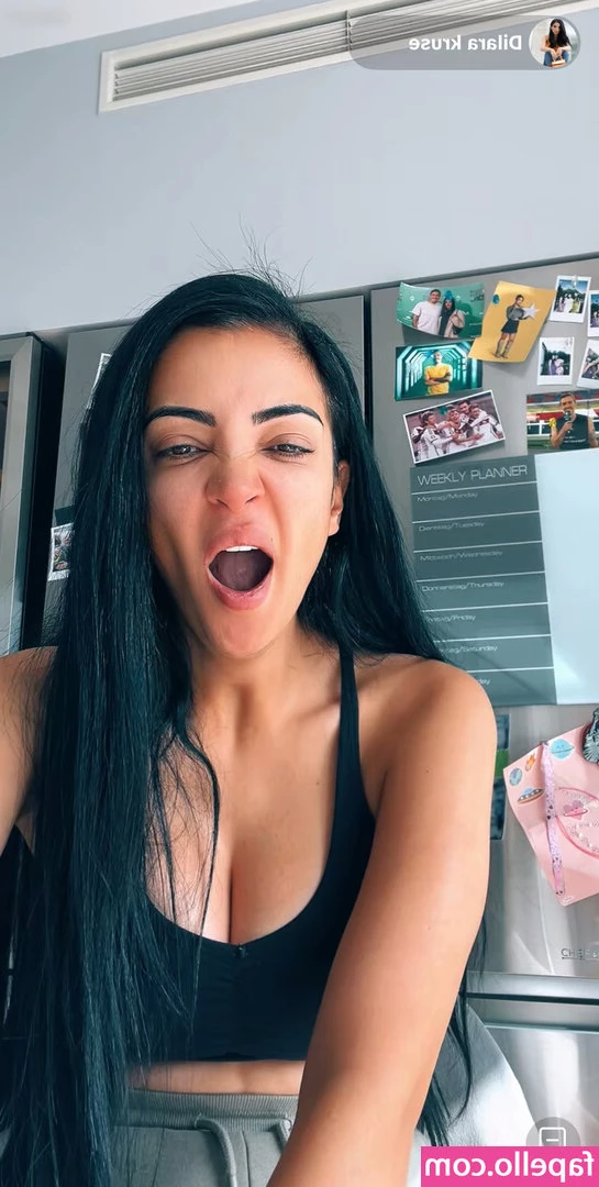 Dilara Kruse [ dilara-kruse ] - How hard are you slapping that ass
