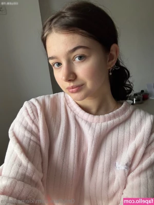 Malá Holčička [ mal-holika ] - Greetings from Japan! On xmas holiday ❤️ hope everyone is having