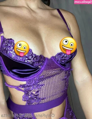 dottdiletta - Was soll ich mit ihm tun  Stimm ab   What should I do with it  Vote