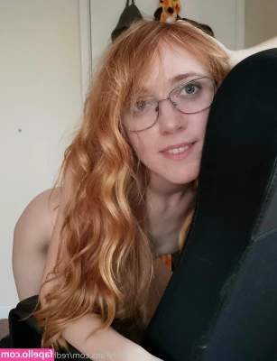 redhead_elle_free [ redhead-elle-free ] - Behöver snart någon ny att spela in med