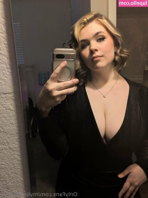 mylovemaeve - Surrender to your goddess s feet  lick them  massage them  and