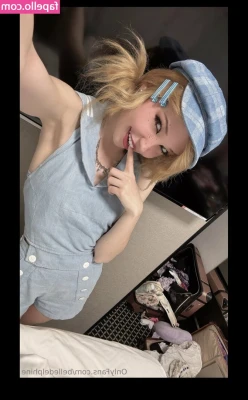 Belle Delphine [ belle-delphine-11 ] - Doing customs this week! Send me your requests!