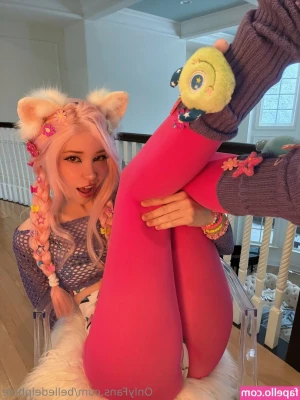 Belle Delphine [ belle-delphine-11 ] - any one who helps purchase this gets a SURPRISE sent to them after