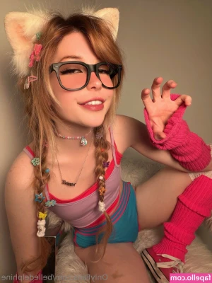 Belle Delphine [ belle-delphine-11 ] - Sniff my briefs!💨💨