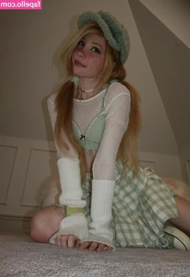 Belle Delphine [ belle-delphine-11 ] - my amazon wishlist is up to date! I need new outfits to take pictures