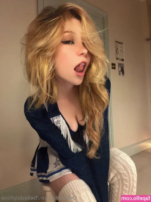 Belle Delphine [ belle-delphine-11 ] - do I look cute in this color? 💕