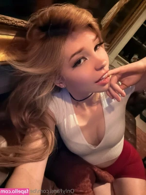 Belle Delphine [ belle-delphine-11 ] - Hello Friday!!!!!!! Feeling fresh 🌸 and ready for the weekend 💪
