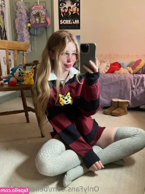 Belle Delphine [ belle-delphine-11 ] - Pasaba por aca para decirles que estoy agradecido por cada uno que