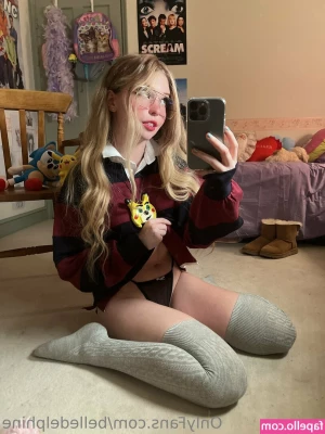 Belle Delphine [ belle-delphine-11 ] - i crave  the  flavored  air    p From when it was sunny and bright