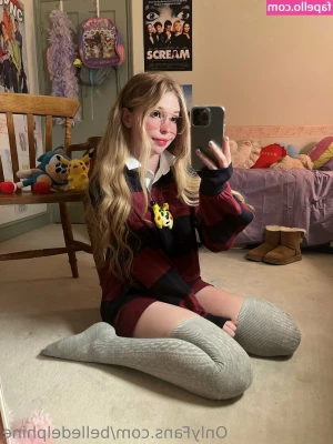 Belle Delphine [ belle-delphine-11 ] - Here's my new year video for you. I'm trying to decide what to wear