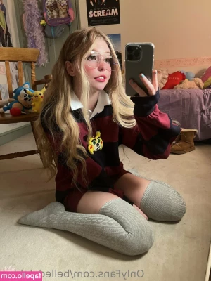 Belle Delphine [ belle-delphine-11 ] - I'M BACK!! Omg, that took a while hahaha  I'm taking both kinds of