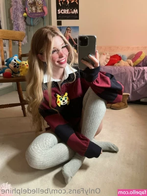 Belle Delphine [ belle-delphine-11 ] - ignore the sound of my dnd group in rhe background  it was a roigh