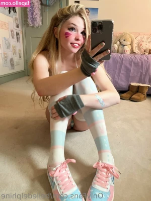 Belle Delphine [ belle-delphine-11 ] - I know exactly what you want