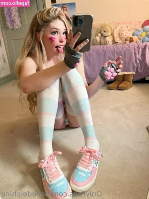 Belle Delphine [ belle-delphine-11 ] - Anyone wanna cum get me hard