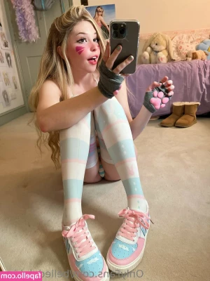 Belle Delphine [ belle-delphine-11 ] - 2022 Year In Review  Yea  this shoot was exxxxtra HOT