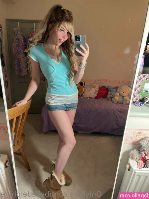 Belle Delphine [ belle-delphine-11 ] - Hello babes  Miss me   Now drool