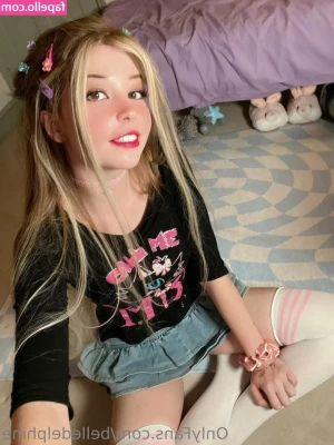Belle Delphine [ belle-delphine-11 ] - Esta colegiala quiere estudiar de noche📏📕😈 quieres