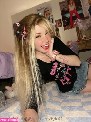 Belle Delphine [ belle-delphine-11 ] - 10 photos $30! You tell me the poses and I will take pictures for you