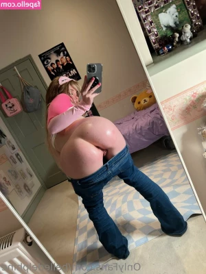 Belle Delphine [ belle-delphine-11 ] - Mutual Fat Flatulent Fantasies  This is a Custom Commission - If you