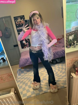 Belle Delphine [ belle-delphine-11 ] - Talk to me and lemme know what y all wonna see