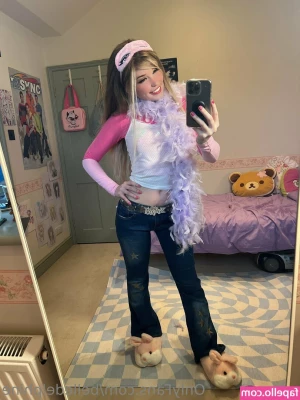 Belle Delphine [ belle-delphine-11 ] - that guys mom   Ever dream of having your BFFs mom in BED  If so look