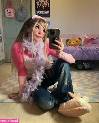 Belle Delphine [ belle-delphine-11 ] - No  the tat doesn t mean I m gay  jus fyi part 1