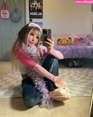 Belle Delphine [ belle-delphine-11 ] - I feel that you are hard right now, ain't that so, baby?🙈