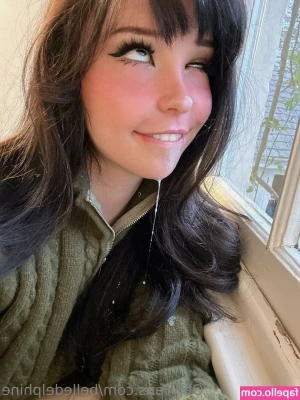 Belle Delphine [ belle-delphine-11 ] - I just took these braids out   New fav song alert    What song should