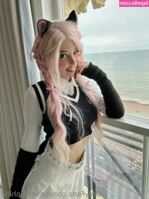 Belle Delphine [ belle-delphine-11 ] - black and white peach<3