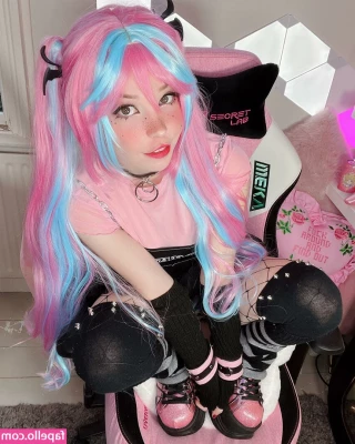 Belle Delphine [ belle-delphine-11 ] - Cute girl @lusty_angel777 loves to play with her pussy... she looks