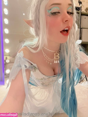 Belle Delphine [ belle-delphine-11 ] - my little feet lol 👣😜 part 1