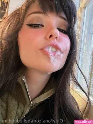 Belle Delphine [ belle-delphine-11 ] - Having a little fun after shower
