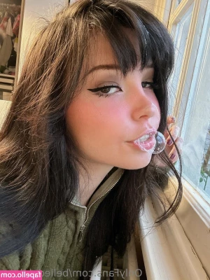 Belle Delphine [ belle-delphine-11 ] - 12-22, Playing around with angles and focus can make for some fun