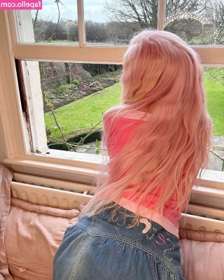 Belle Delphine [ belle-delphine-11 ] - Watch me ride this dildo for you babe 🥵💦