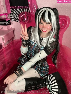 Belle Delphine [ belle-delphine-11 ] - La calda zietta rivede il nipote grande e in poco tempo diventa un