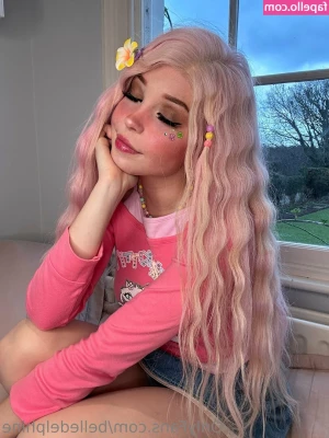 Belle Delphine [ belle-delphine-11 ] - Some sexy Tik toks for you 😉two of the videos are the same Trend