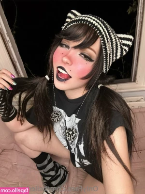 Belle Delphine [ belle-delphine-11 ] - Been asked to post pics in this bra xxx you the fans are in charge part 2