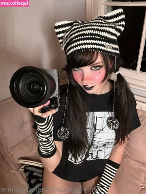 Belle Delphine [ belle-delphine-11 ] - Trying to upload a video with myself and Sammy but it s not letting