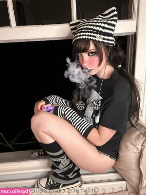 Belle Delphine [ belle-delphine-11 ] - This lil kitty needs a feet massage   Can you cum here daddy