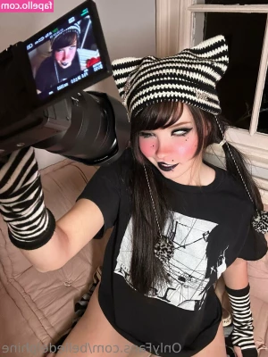 Belle Delphine [ belle-delphine-11 ] - wanna see my boobs ❤️